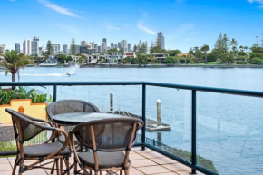 Perfect Waterfront Escape in Surfers Paradise